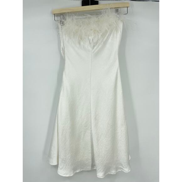 Lovers and Friends | Moira Mini Dress in White Strapless Satin Feather Trim XS - Picture 4 of 13